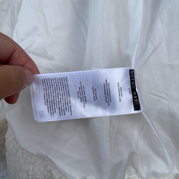 Noisy May sherpa cream cropped boxy style  size small jacket - Picture 10 of 10